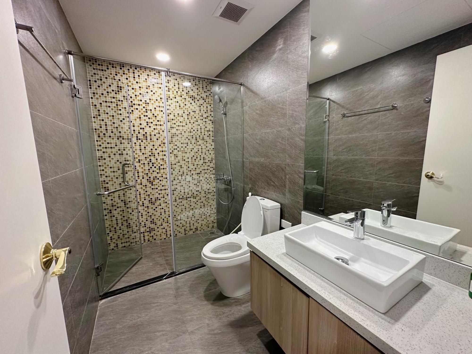 Luxe Paradise Residence Truc Bach Hanoi Exterior photo